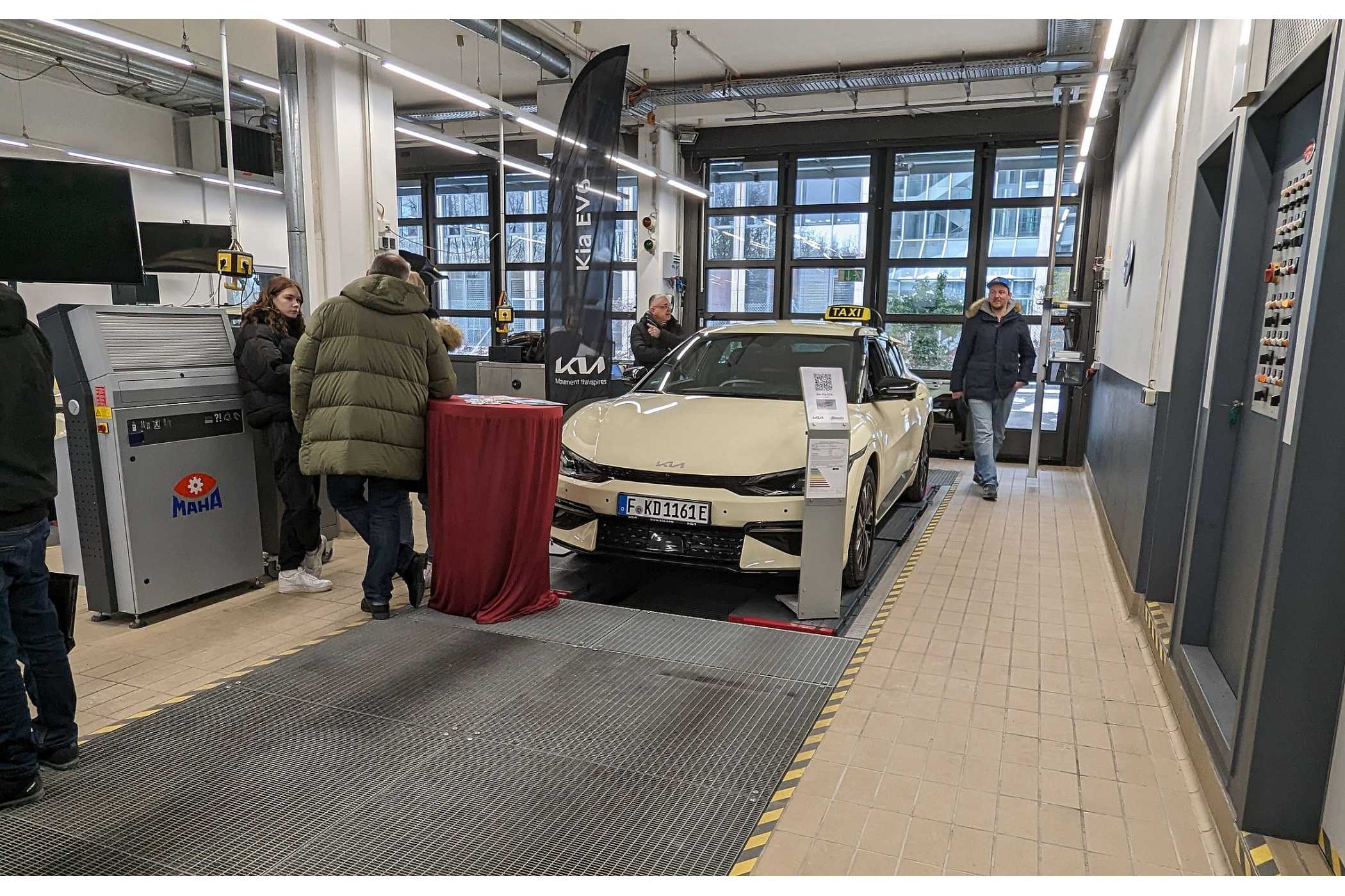 Kia präsentierte neben dem EV9 auch den EV6.| Foto: Th. Kanzler