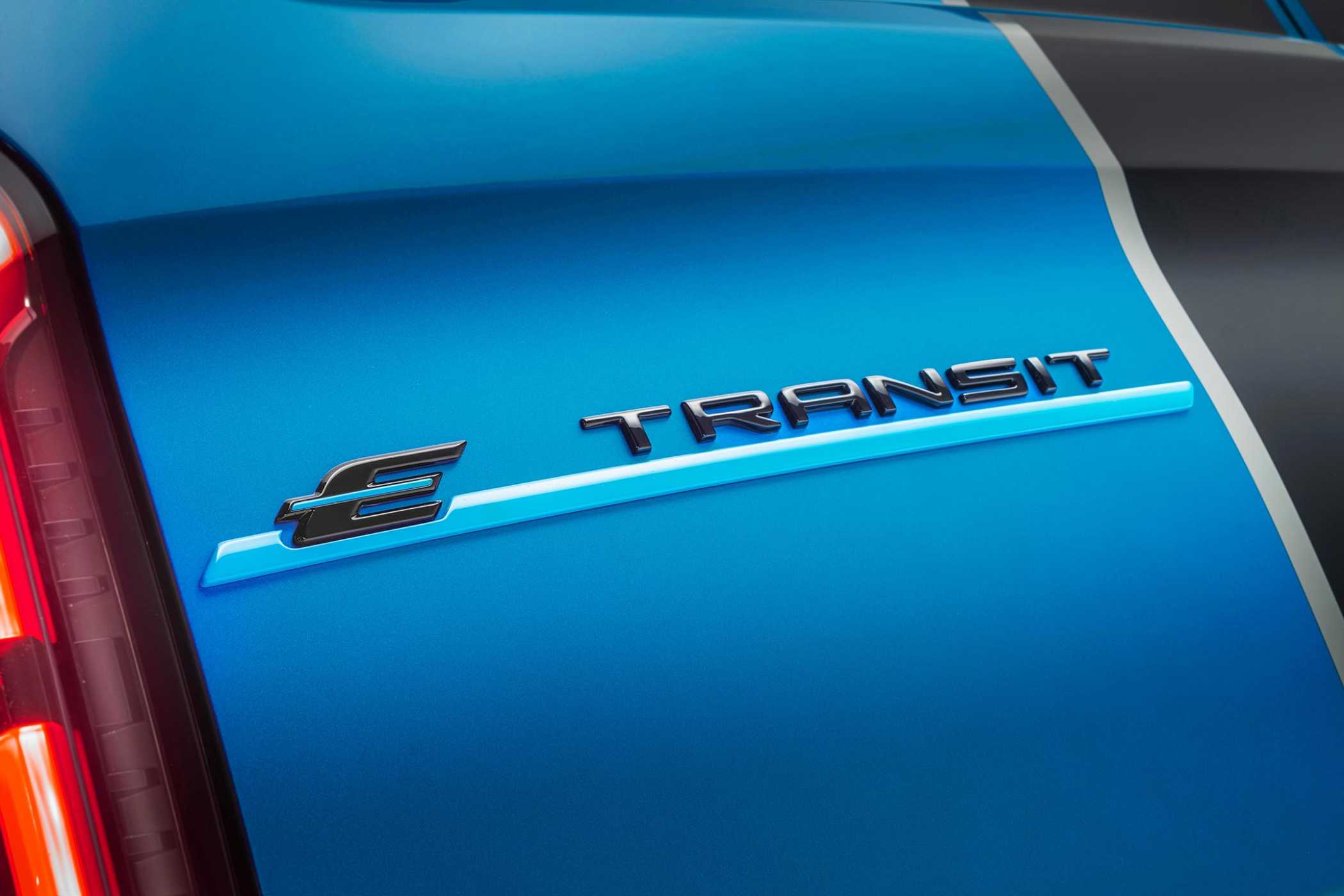 Kennzeichen E: Ford will mit dem E-Transit Custom vor allem KMUs ansprechen - und der E-Mobilität zum Durchbruch verhelfen. | Foto: Ford Pro