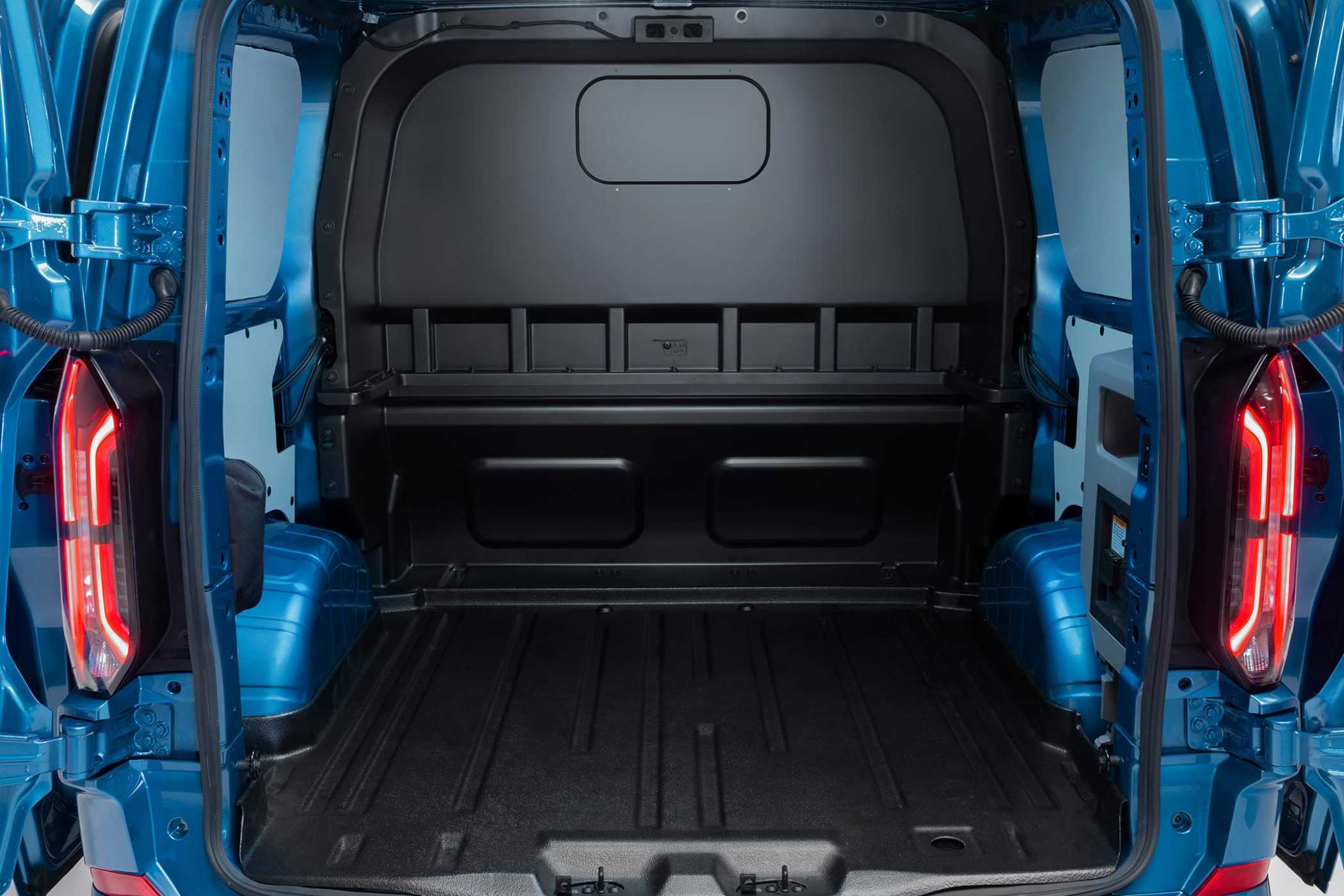 Der Laderaum liegt tiefer und ist besser nutzbar. | Foto: Ford Pro