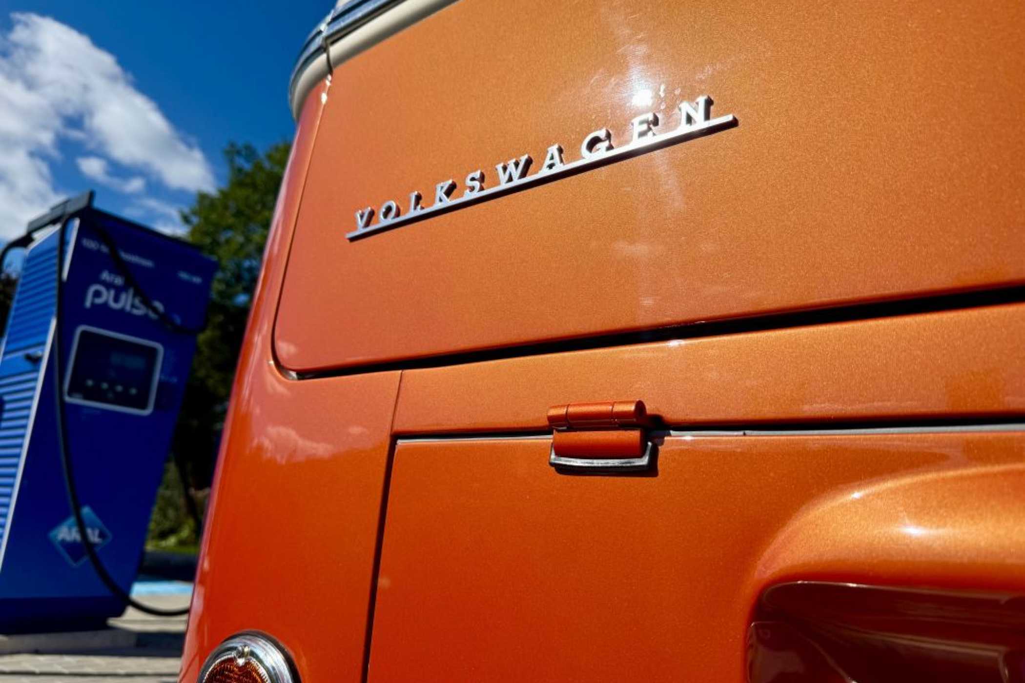 Klassiker: Der verchromte Volkswagen-Schriftzug am Heck. | Foto: G. Soller