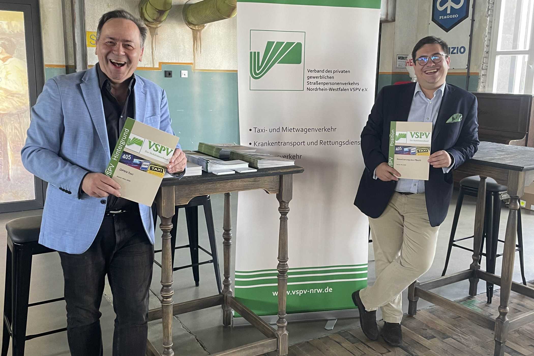 Patrick Meinhardt MdB a.D. (li.) und Roman Zhdanov am Stand des VSPV bei der 2. Urban Charge Conference.| Foto: VSPV