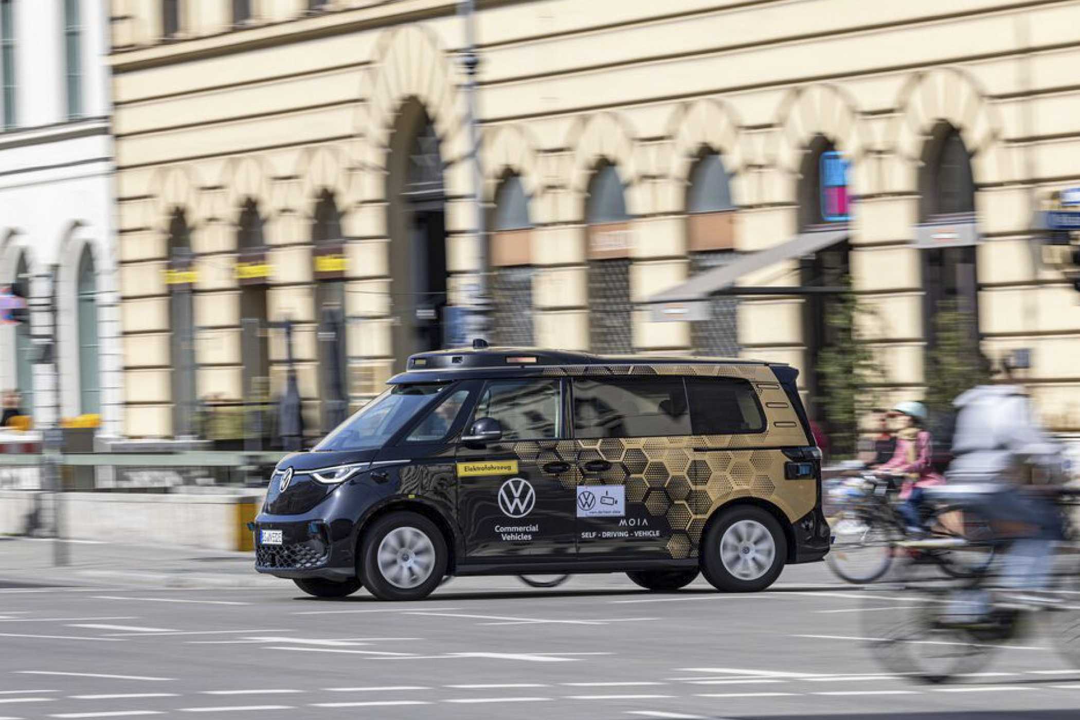 Aber ob die Autonomen ID.Buzz im Serienbetrieb kommen, ist noch unklar.| Foto: VW