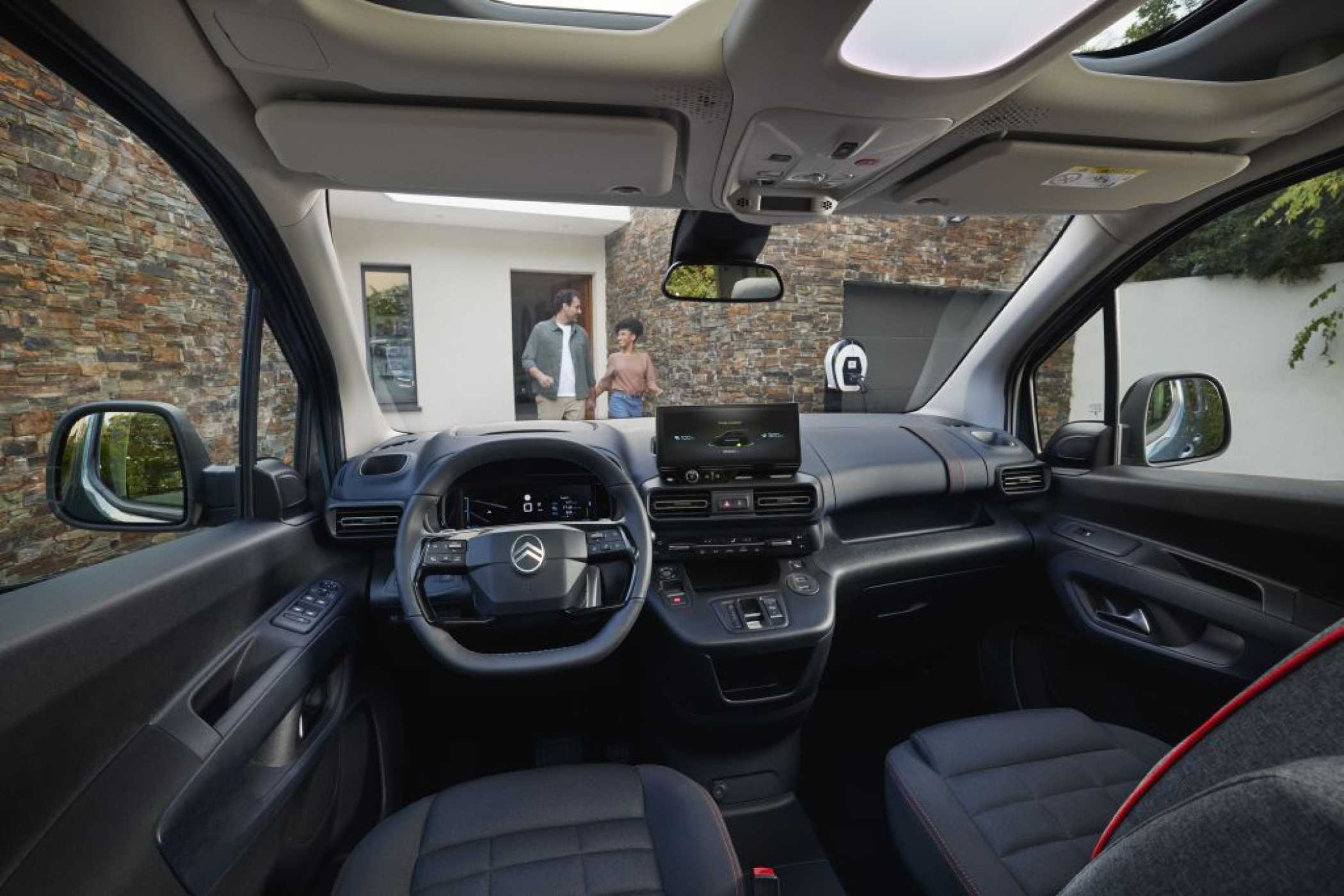 Das Interieur wurde digitaler, neues Infotainment und ein Digi-Instrument hielten Einzug. | Foto: Citroën