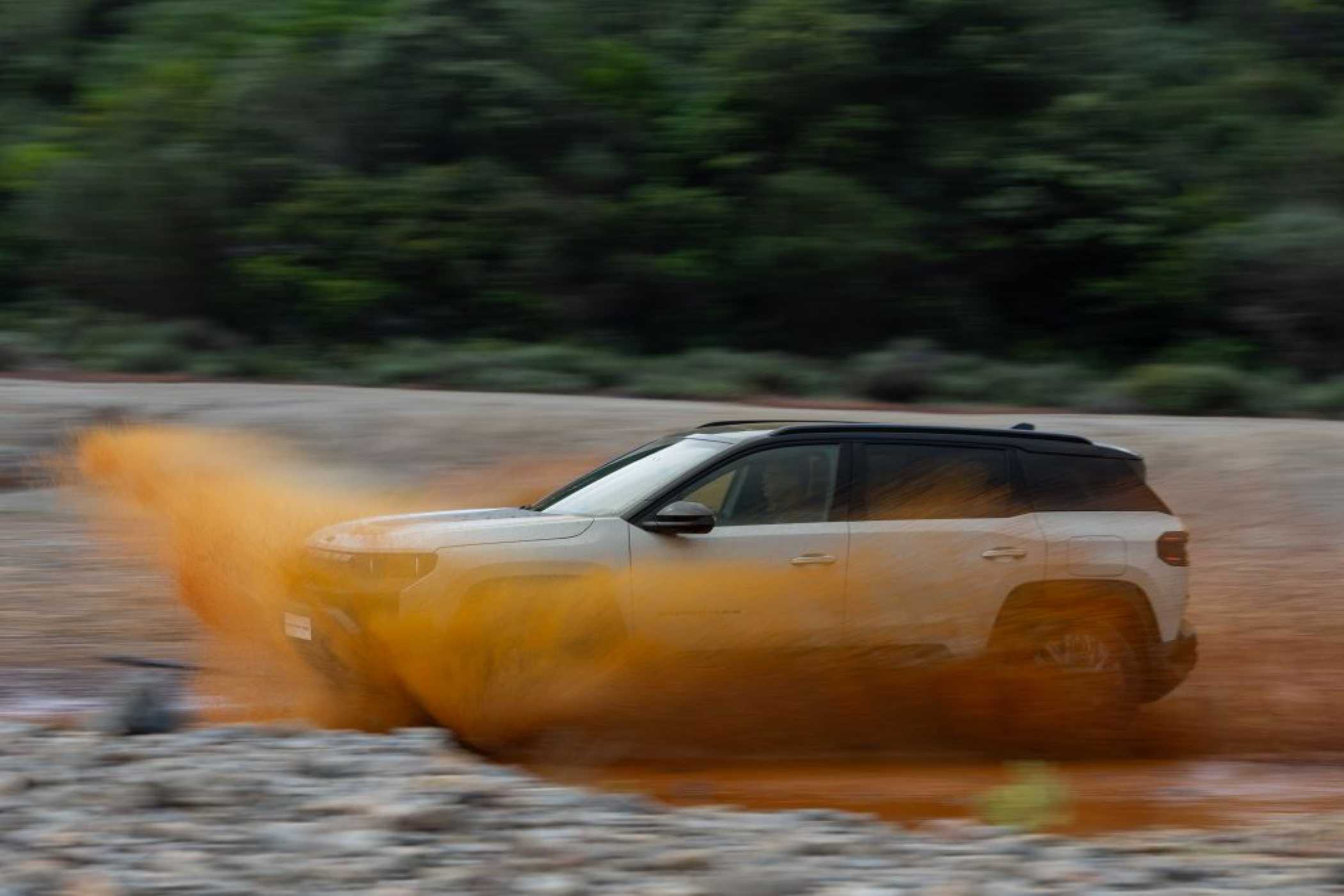 Der 4xe kommt offroad deutlich weiter als seine frontgetriebenen Geschwister. | Foto: Jeep