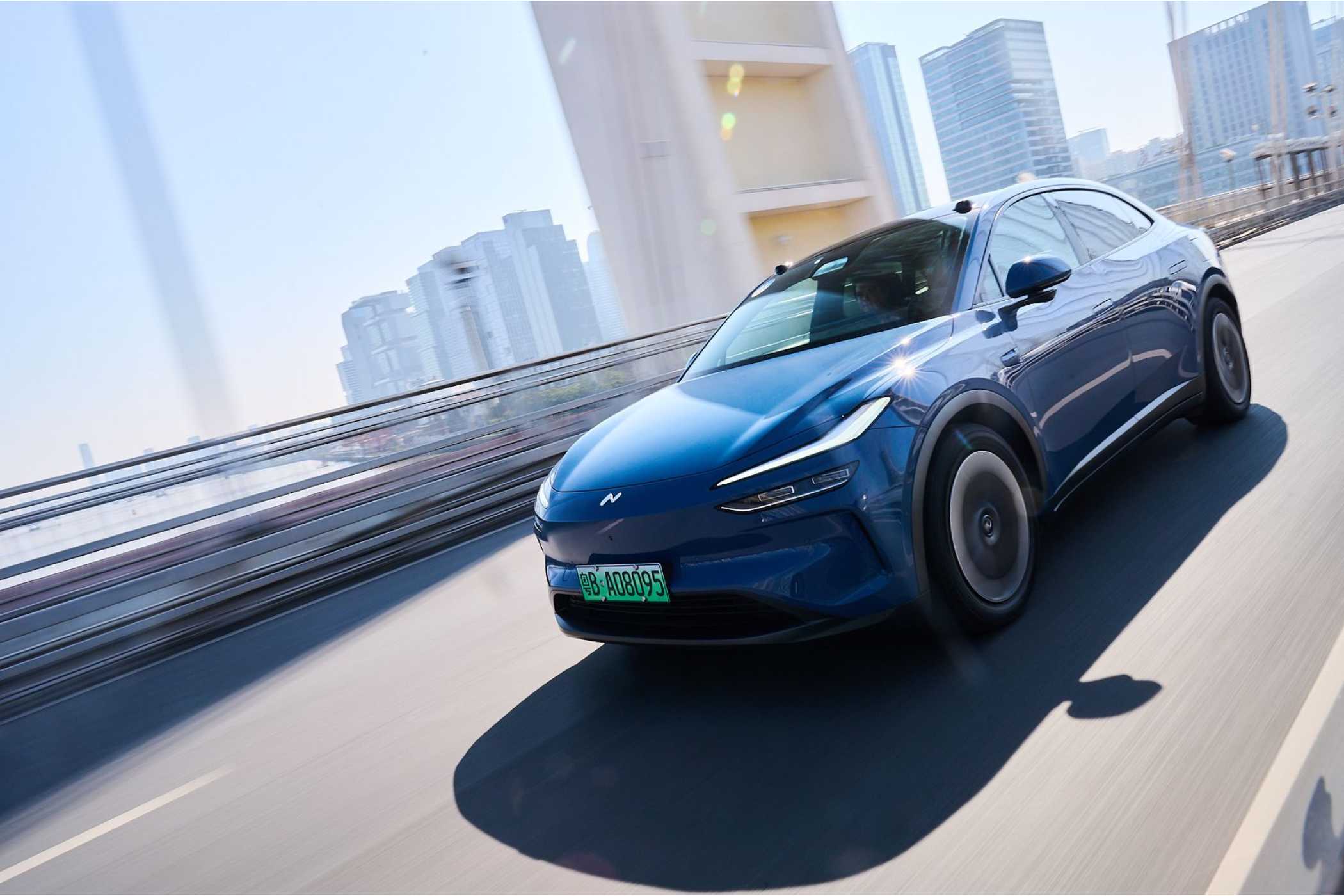 Der Onvo L60 ist 4,82 Meter lang. Der Onvo L60 beherrscht auch autonome Fahrfunktionen. (Foto: Onvo)