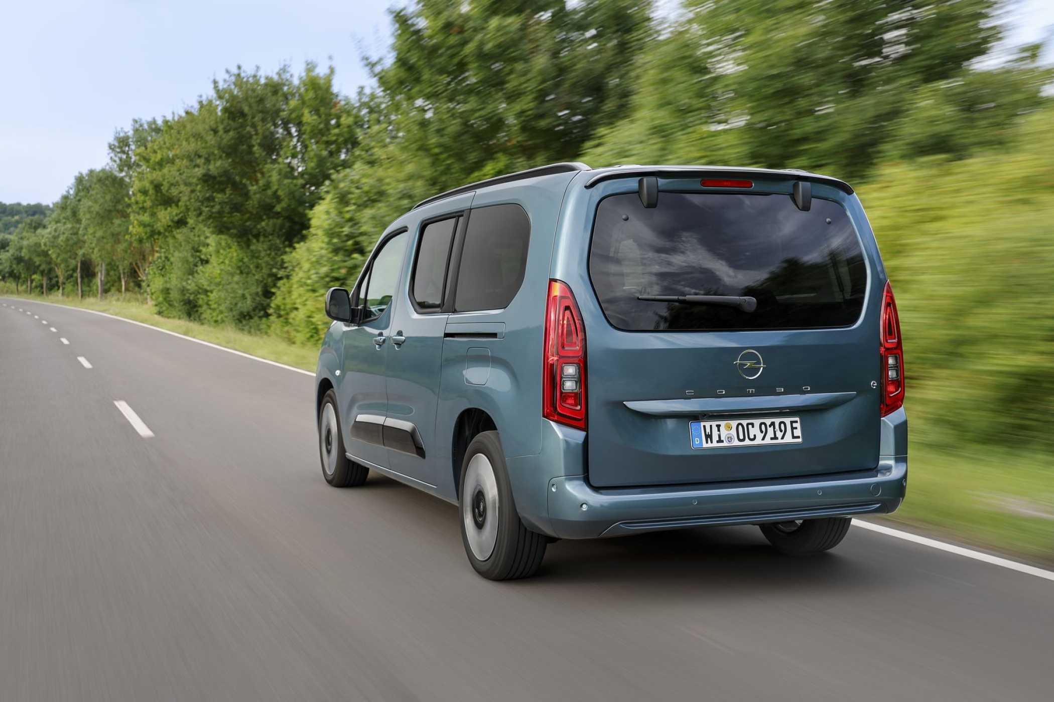 Bei 135 km/h wird abgeregelt. Dafür ist der Combo ein Lademeister mit bis zu 2.693 Litern Fassungsvermögen.| Foto: Opel