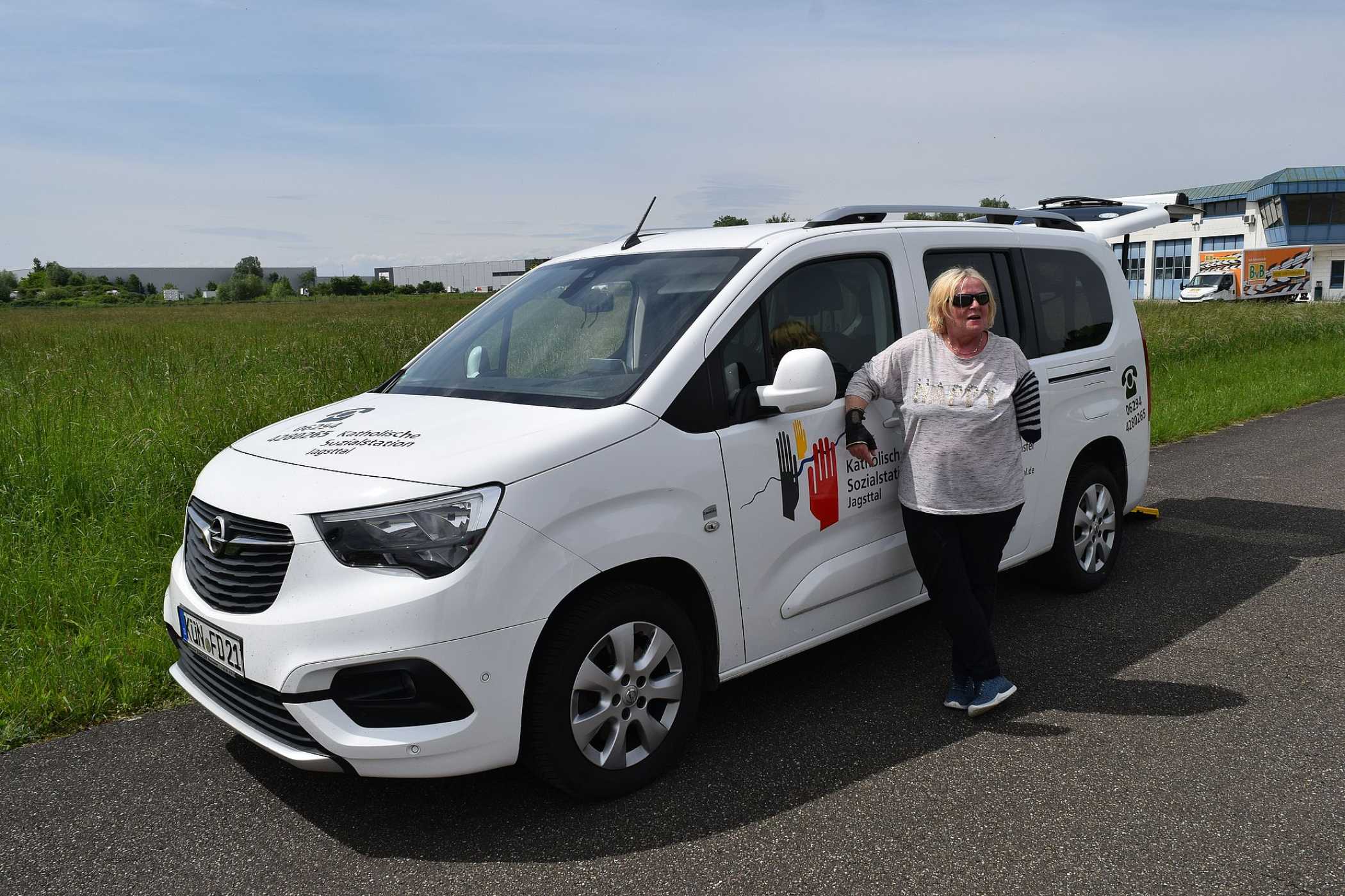 Das Fahrzeug der Kirchliche Sozialstation Jagsttal ist mit einer Steuerung für eine Unterarmamputierte Mitarbeiterin  ausgerüstet.| Foto: IG Taxi Ortenau e.V.