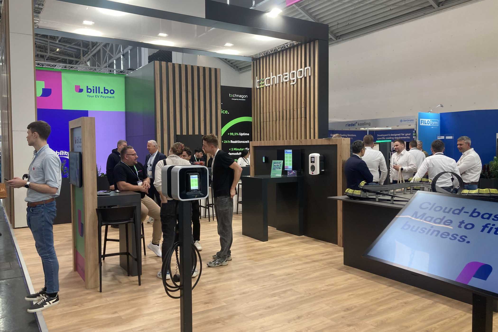 Auf 114 Quadratmetern zeigten Technagon und GLS Ladetechnik und Bezahloptionen (GLS auch bei Fremdanbietern). | Foto: G. Soller