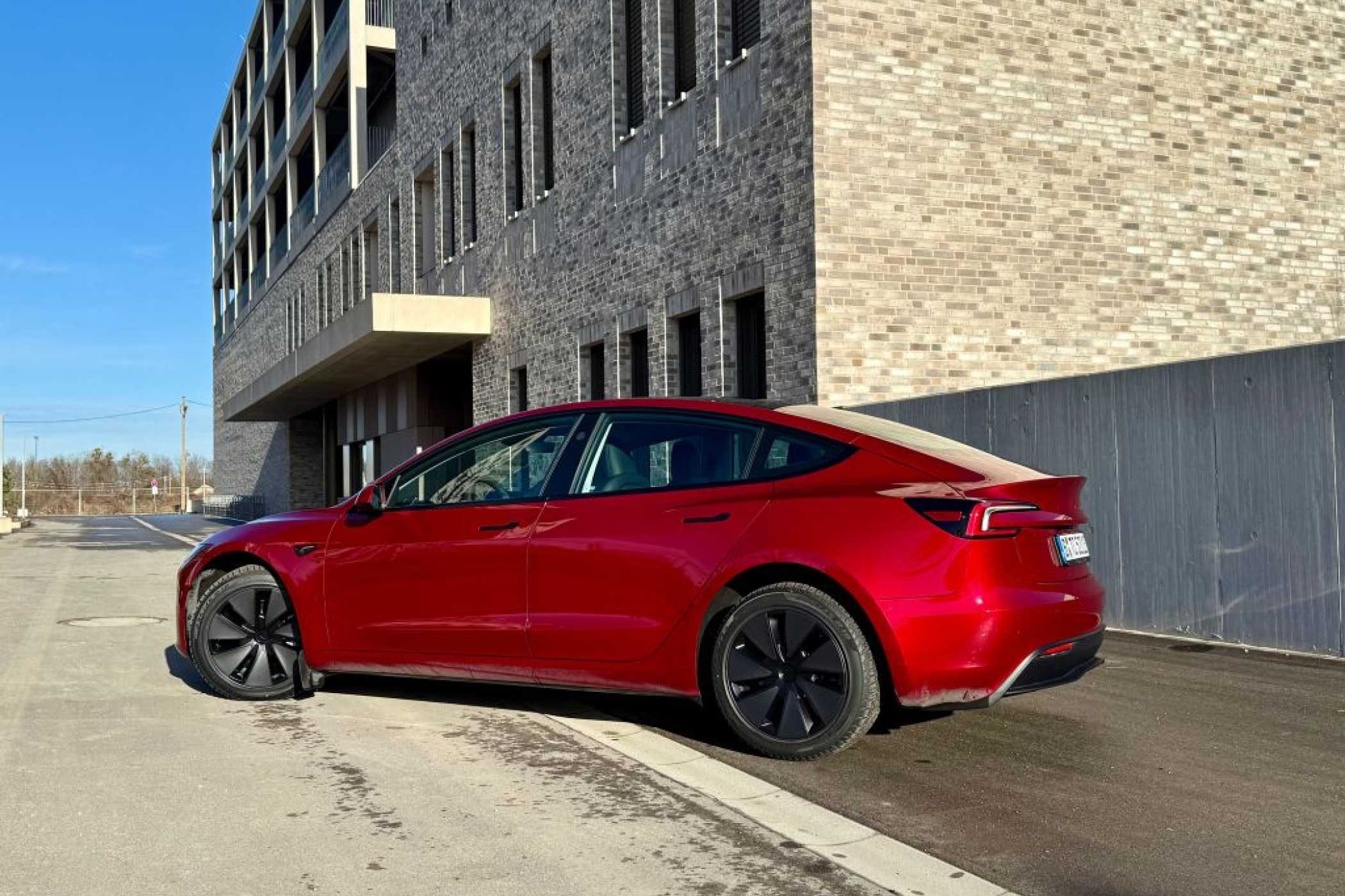Tesla erobert sich Platz 2 zurück, auch nach der dringenden Überarbeitung von Model 3 und Y. | Foto: G. Soller