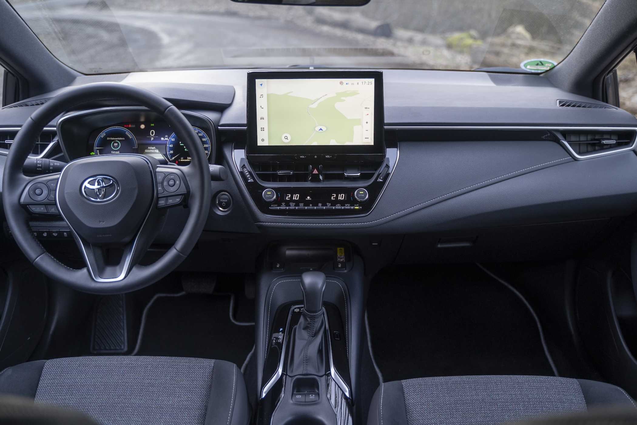The materials also withstand the harsh taxi use without complaint.| Photo: press-inform