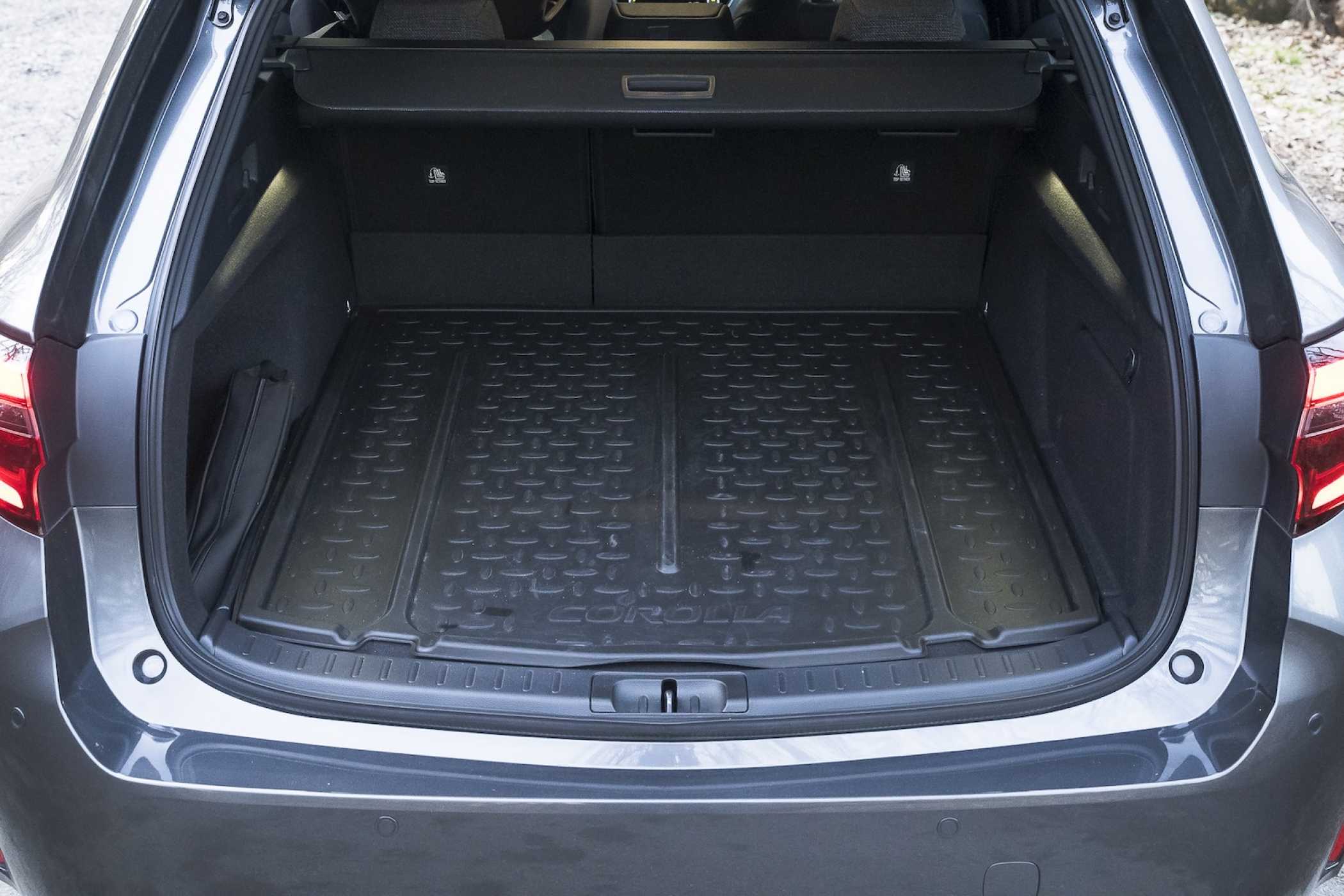 With a cargo volume of 581 to a maximum of 1,591 liters, the trunk is very generously sized.| Photo: press-inform