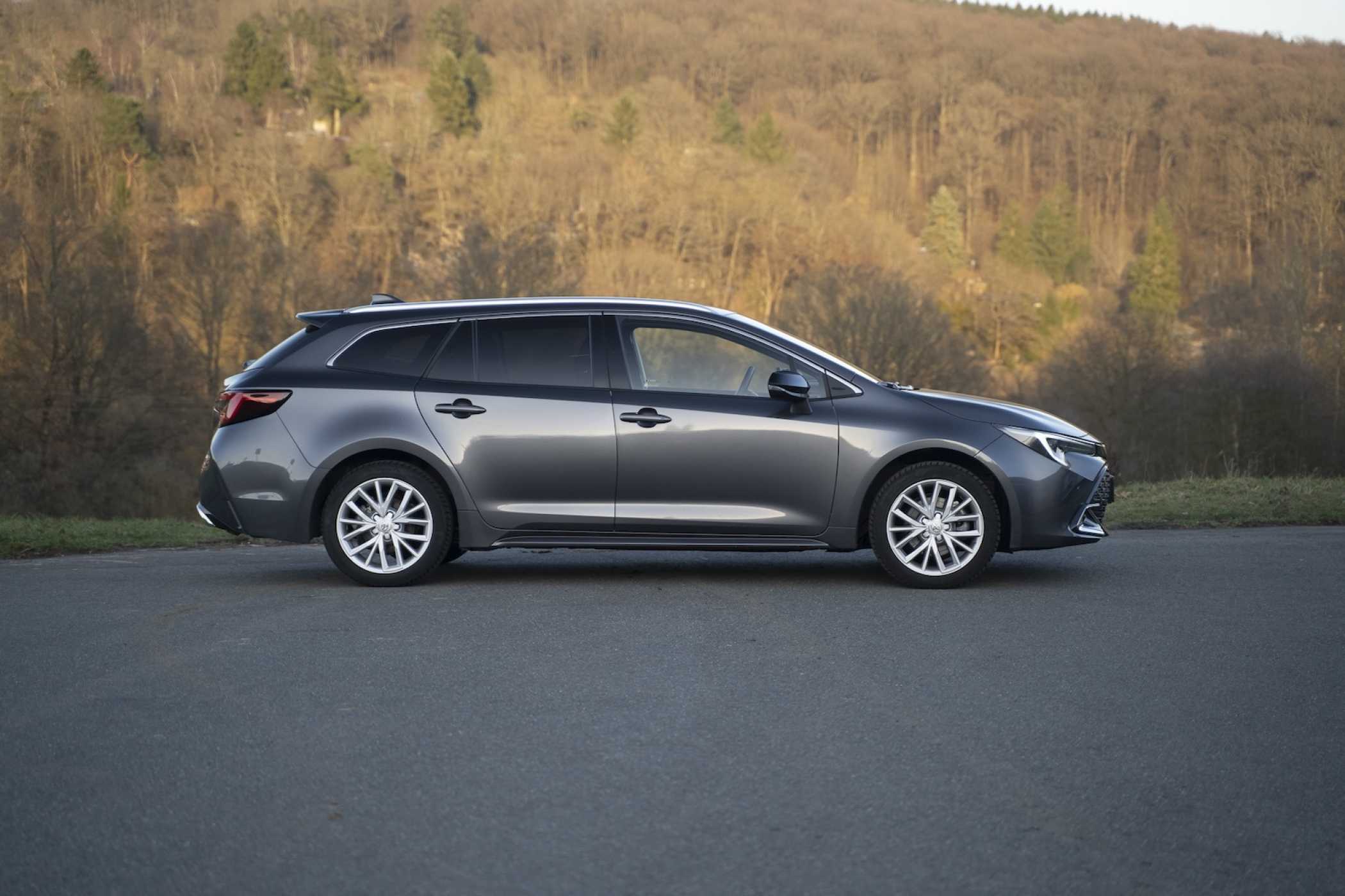 Compared with the previous-generation models, the current Corolla is dynamically designed. | Photo: press-inform