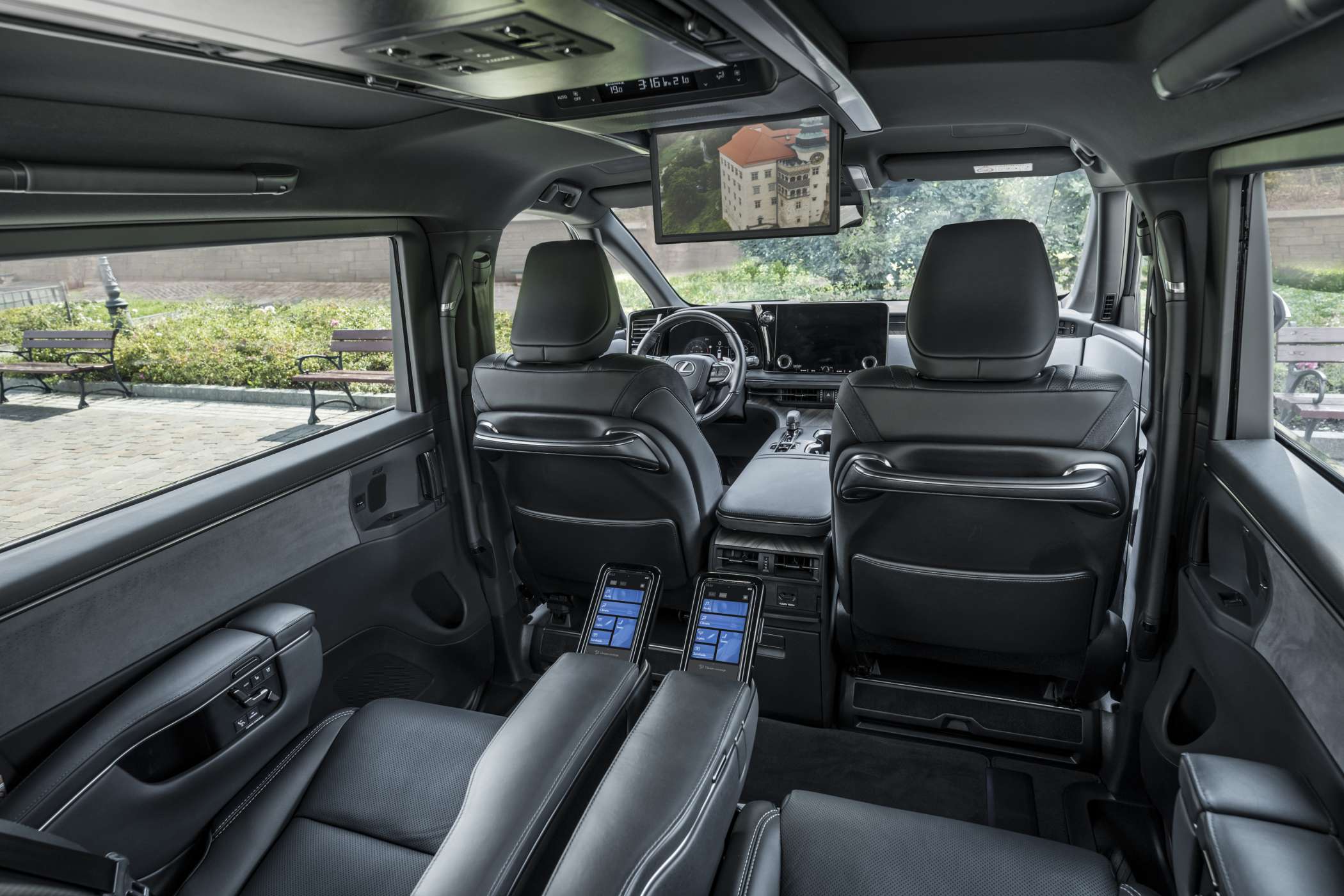 Lexus Shuttle Vip Toyota-Tochter Lexus bringt Hybrid-Shuttle mit bis zu sieben Plätzen ...