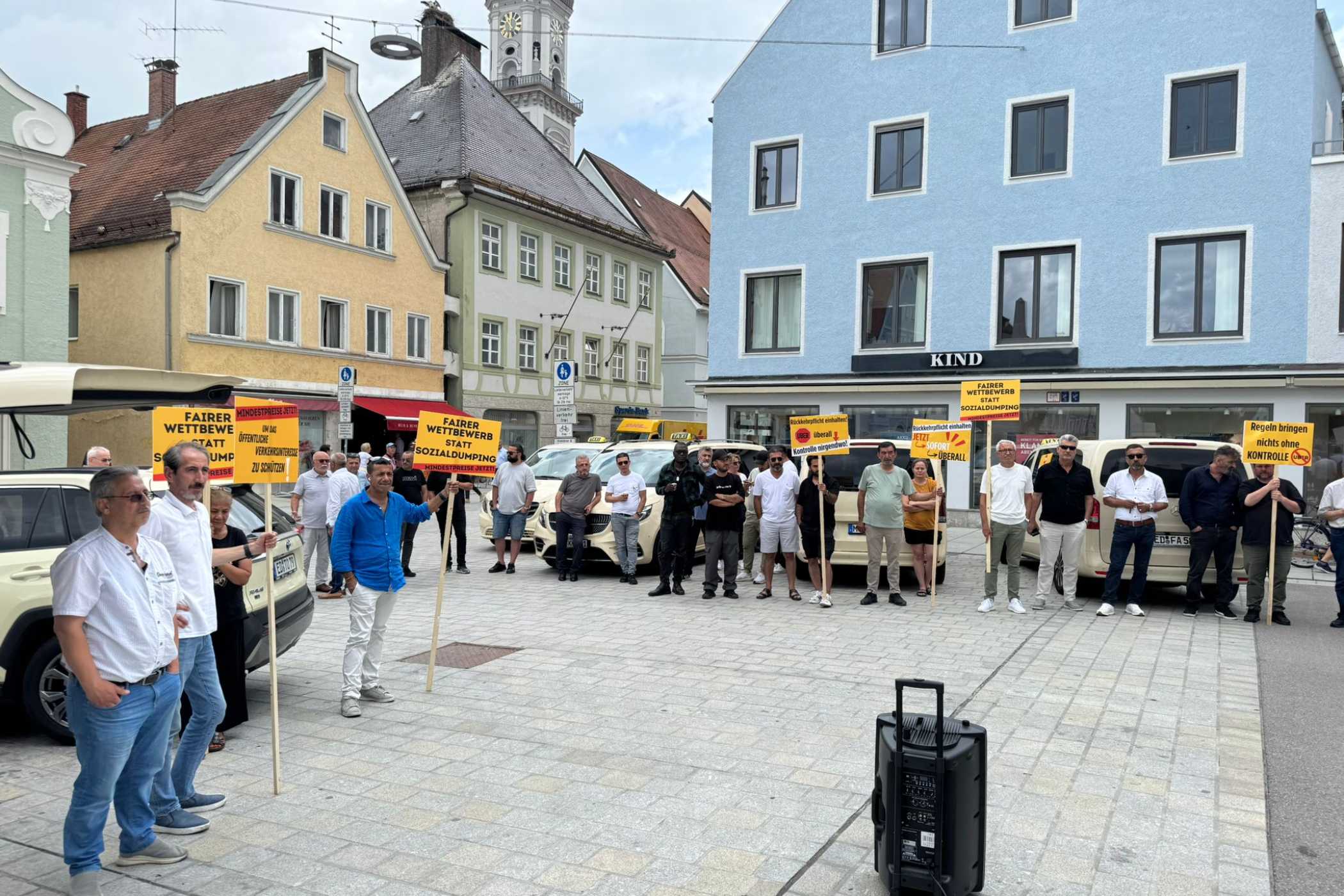 Auch aus dem Landkreis Freising kommen viele Mietwagenunternehmer, die in der Landeshauptstadt auf "Kundenfang" gehen.| Foto: S. Curuk