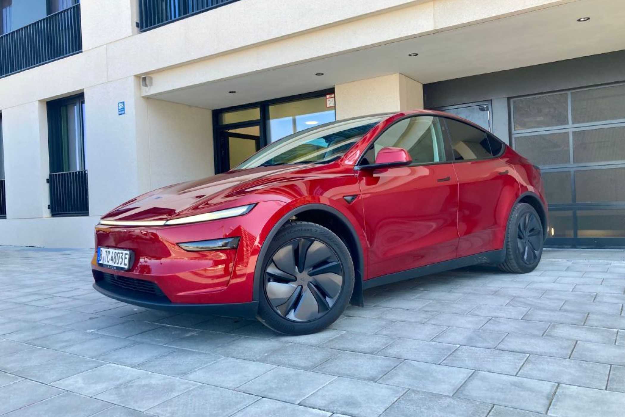 Das Model Y gehört mit gewogenen 1.988 kg zu en leichteren Stromern und bietet eine ordentliche Zuladung. | Foto: G. Soller