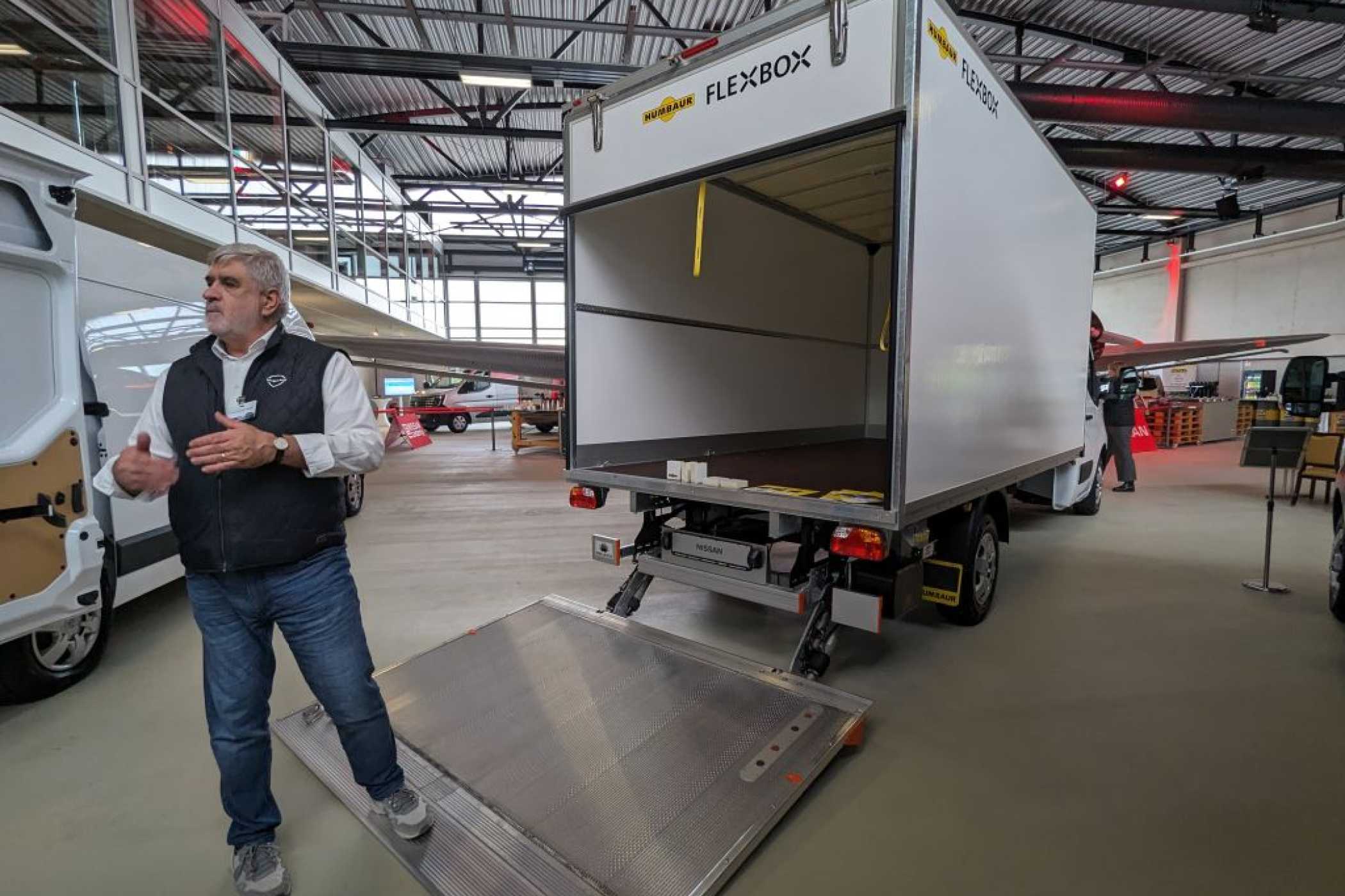 Trotz Ladebühne und Volumenkoffer bleiben in der FlexBox 1.020 Kilo Nutzlast. (Foto: J. Reichel)