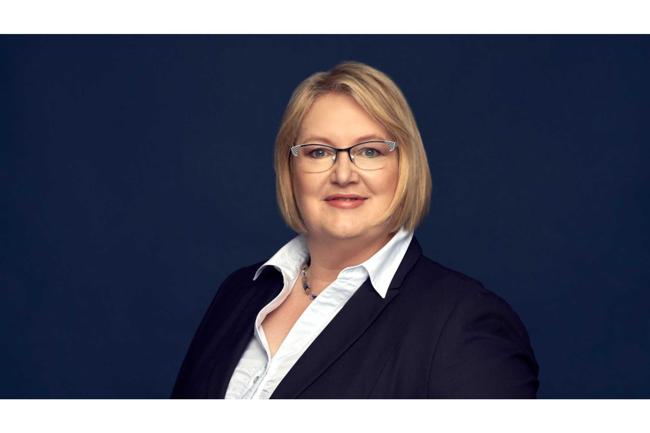 Stefanie Hegels: „Die im Werk Września in Betrieb genommene Photovoltaikanlage ist ein großer Schritt auf dem Weg zu völlig autarker Versorgung mit Energie und zu einer nachhaltigen und umweltfreundlichen Produktion.“ (Foto: VWN)