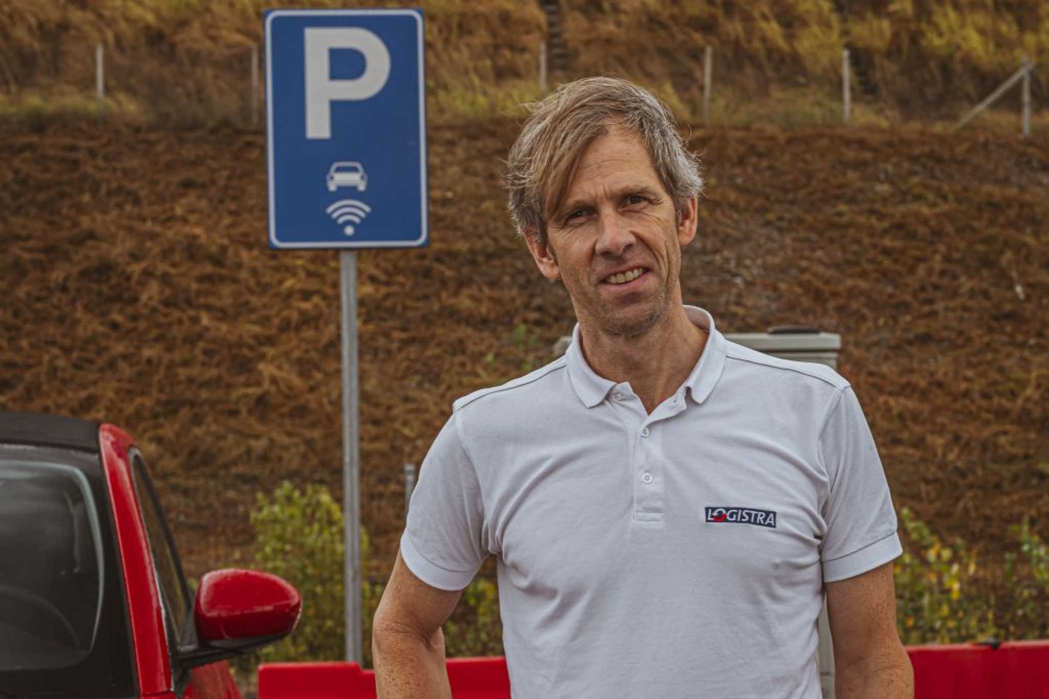 VM-Redakteur Reichel machts sich vor Ort ein Bild. | Foto: Stellantis