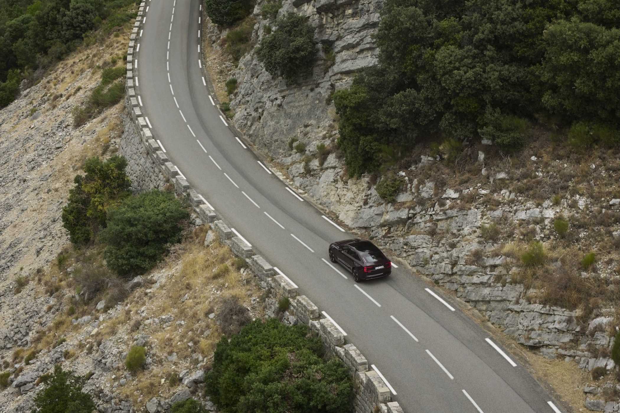 Mit einer Reichweite von bis zu 700 Kilometern nach WLTP ist der ES 90 durchaus Langstrecken-tauglich.| Foto: Volvo