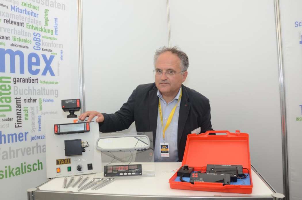 Ob die von Thomas Krause von Tesymex kürzlich in Hamburg ausgestellten Bestandteile eines Fiskaltaxameters die richtigen sind, scheint wieder ein Stück weit offen zu sein. (Foto: Dietmar Fund)