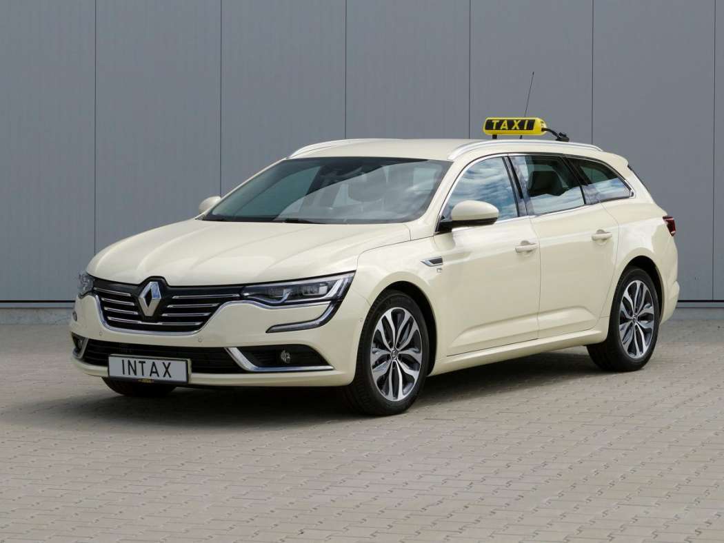 Auch für den Renault Talisman (hier der Grandtour) liefert Intax einen Spiegeltaxameter-Adapter zum Einsetzen von gebrauchten Geräten. (Foto: Renault)