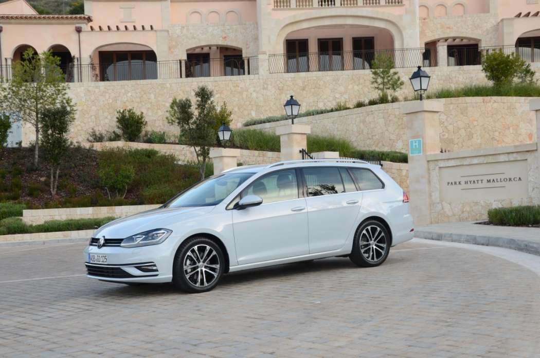 Bei der vorgestellten Highline-Variante sind Voll-LED-Scheinwerfer Serie. Ob sie im Trendline-Taxi bestellbar werden, steht noch nicht fest. (Foto: Dietmar Fund)