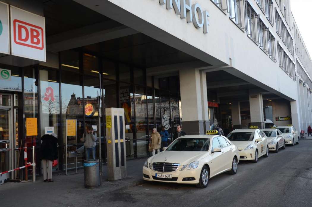 Statt Diesel-Taxis sollen in München bald Elektrotaxis stromern. (Foto: Dietmar Fund)