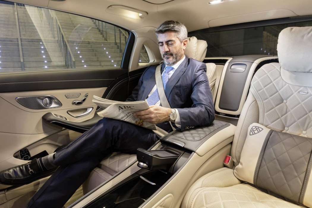 In der S-Klasse von Mercedes-Benz können sogar Fahrgäste ihren Rücken AGR-zertifiziert schonen. (Foto: AGR/Mercedes-Benz)