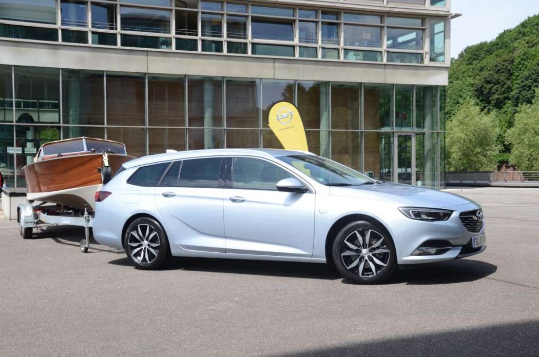Für den Kauf eines neuen Insignia bezahlt Opel eine Verschrottungsprämie von 7.000 Euro. (Foto: Dietmar Fund)