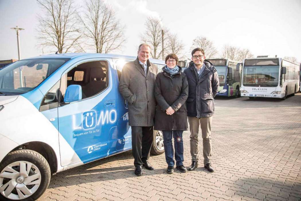 Die von der Clever Shuttle-App gesteuerten Elektrofahrzeuge tragen die Aufschrift des Stadtverkehrs Lübeck. (Foto: Stadtverkehr Lübeck)