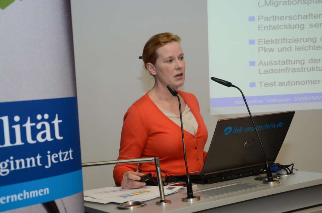 Alexandra Volkwein kündigte neue ÖPNV-Projekte der Münchner Verkehrsgesellschaft an, die das Taxigewerbe tangieren könnten. (Foto: Dietmar Fund)