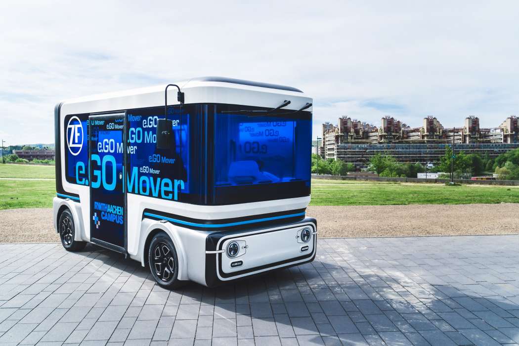 Der autonom fahrende e.GO Mover ist für zehn Sitz- und fünf Stehplätze konzipiert. (Foto: ZF)