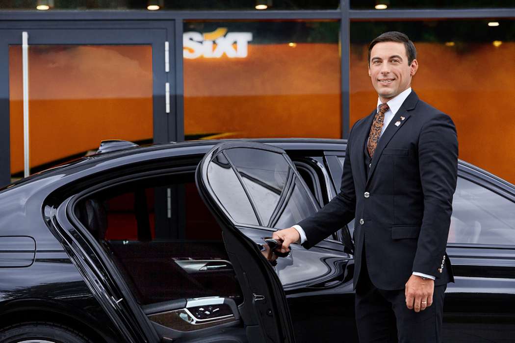 Außer Fahrten mit Limousinendiensten möchte Sixt ride auch Fahrten mit Taxis über seine App buch- und bezahlbar machen. (Foto: Sixt)