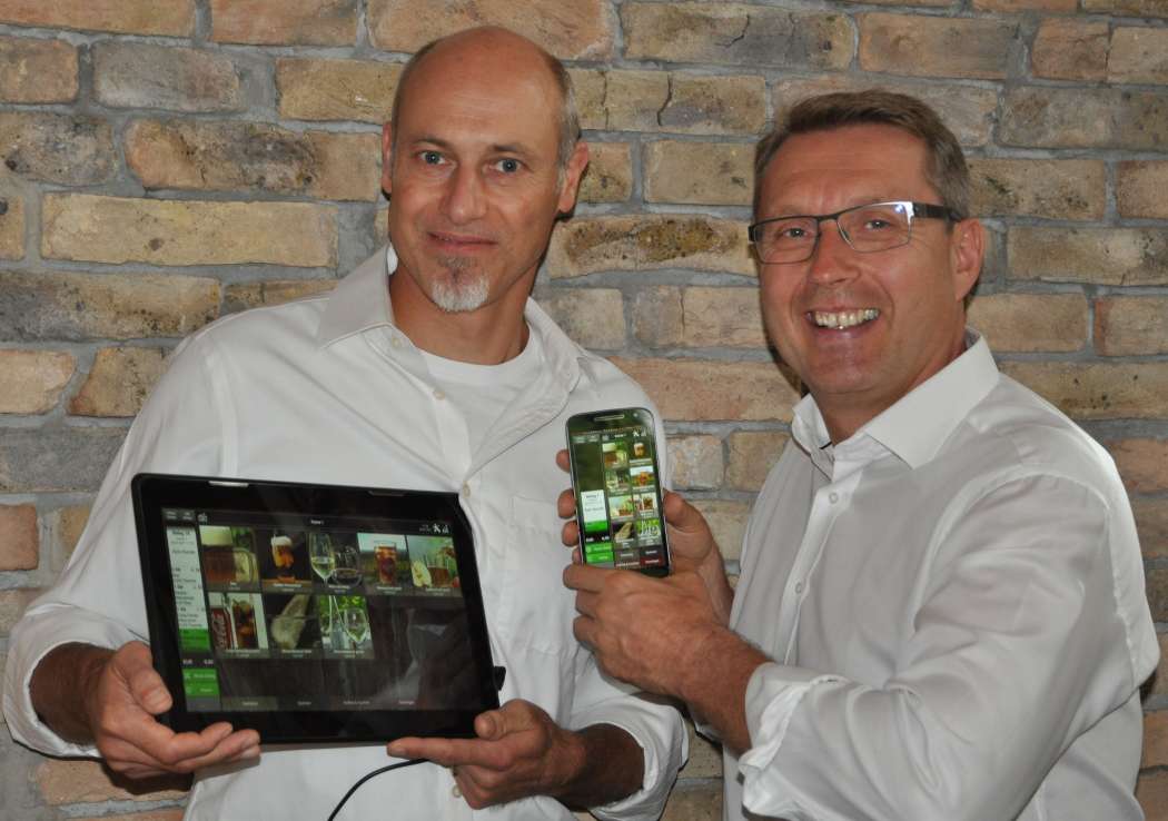Martin Schmidt (l.) und Dr. Thomas Wengenroth haben die „Kasse Speedy“ entwickelt und sind die Geschäftsführer von mtMax. (Foto: mtMax)