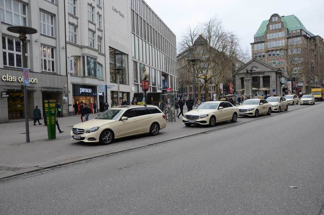 Die Bundestagsfraktion der Linken macht einige diskussionswürdige Vorschläge für den Taxiverkehr und das Ridepooling in Städten. (Foto: Dietmar Fund)