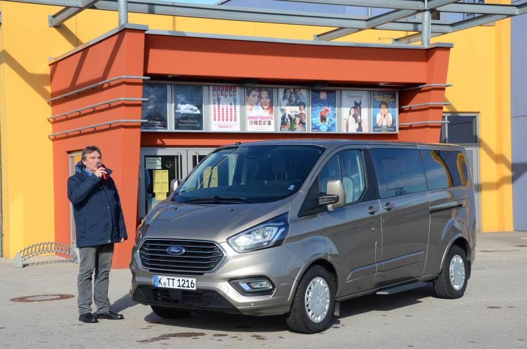 Wer als Taxi- oder Mietwagenfahrer auf einem „Betriebsweg“ einen Coffee-to-go holt, muss die Folgen eines Sturzes ohne die Hilfe der Berufsgenossenschaft bewältigen. (Foto: Dietmar Fund)