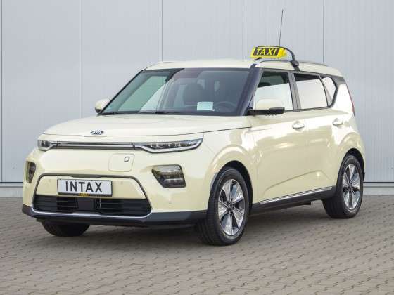 Der aktuelle Kia e-Niro mit CCS-Schnellladeanschluss ist nun auch als Taxi bestellbar. (Foto: INTAX)