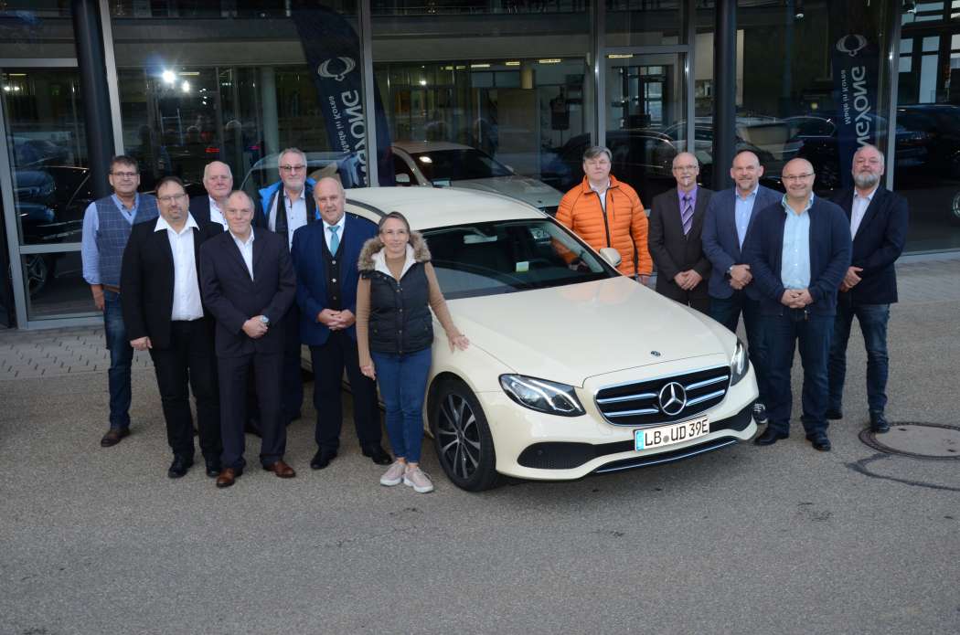 Aus dem Gesamtvorstand des TVD (Foto) nahmen am Gespräch teil: Uwe Schwarzenberg (3.v.l.), Jörn-Götz G. Dahlke (5.v.l.) und Athanasios Mylonas (2.v.r.). (Foto: Dietmar Fund)