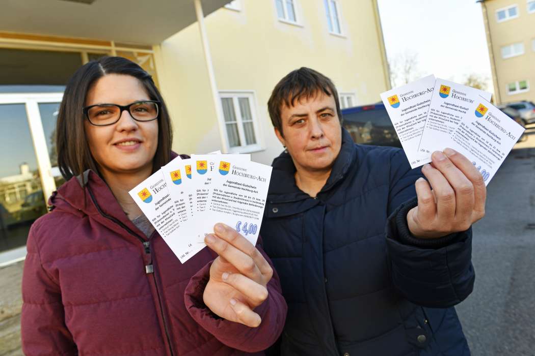 Karin Hochertseder (l.) und Bianka Schnaitl haben das Jugendtaxi angeregt. (Foto: Christoph Kleiner)