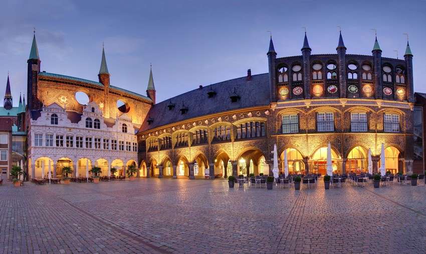 Die Lübecker Taxiunternehmer müssen jetzt verantwortungsbewusst mit ihrer neuen Freiheit umgehen und in Eigenregie sicherstellen, dass es genügend Taxis gibt. (Foto: Uwe Freitag/Lübeck Marketing)