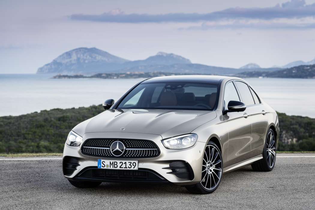 Die technisch aufgewerteten E-Klasse-Taxis, von denen es noch keine Fotos gibt, sind teurer geworden. Der E 200 d ist noch nicht bestellbar. (Foto: Daimler AG)