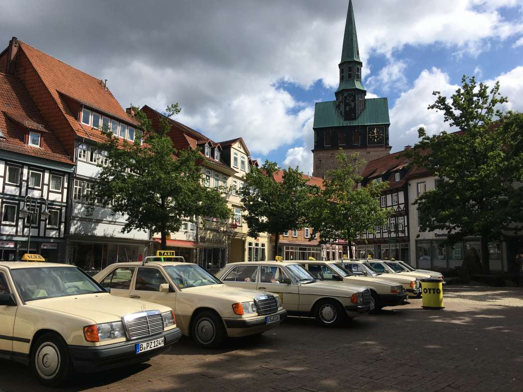 Rechtzeitig zum Fototermin auf dem Kornmarkt in Osterode schien die Sonne. (Foto: André Kuhlo)