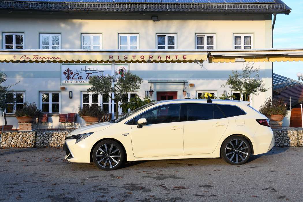 Warme Mahlzeiten per Taxi anzuliefern, könnten sich auch Taxiunternehmer auf dem Land als Angebot für magere Corona-Zeiten überlegen. (Symbolfoto: Dietmar Fund)