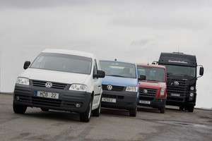 Die Produktpalette der Volkswagen Nutzfahrzeuge aus dem Jahr 2006: Caddy 3, T5, Crafter und Constellation. (Foto: Volkswagen AG)