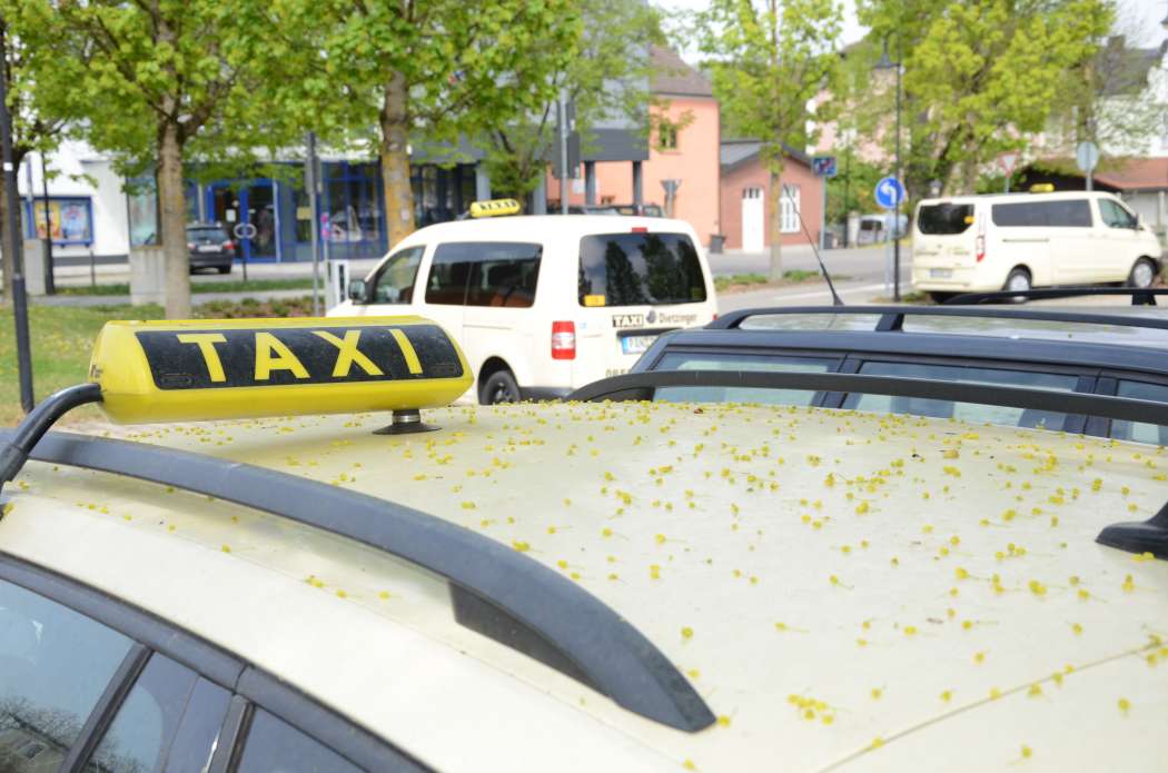 Der Bundesverband Taxi und Mietwagen e.V. erhofft sich von Fahrten zu Impfzentren ein Zubrot für die Corona-geschädigte Taxi- und Mietwagenbranche. (Foto: Dietmar Fund)
