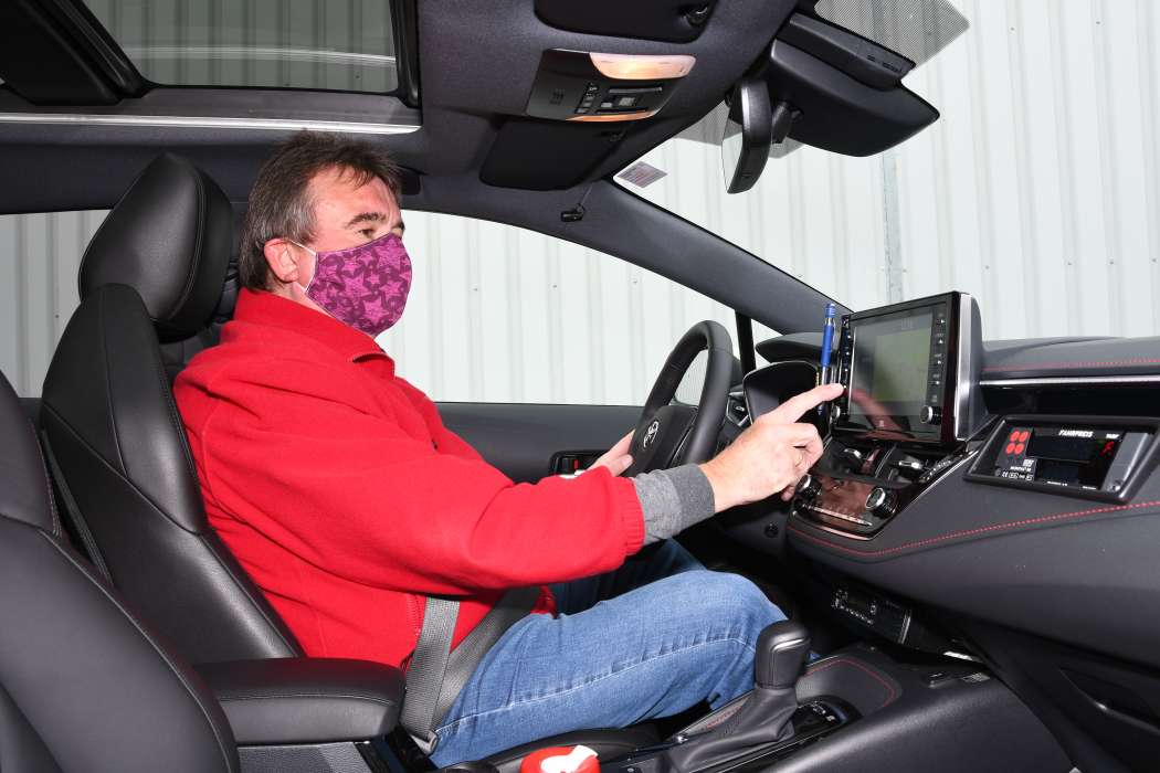 Muss eine solche selbst genähte Alltagsmaske in bayerischen Taxis ab dem 18. Januar 2021 bei Fahrgastfahrten durch eine FFP2-Maske ersetzt werden? Das ist eine noch offene Frage. (Foto: Dietmar Fund)