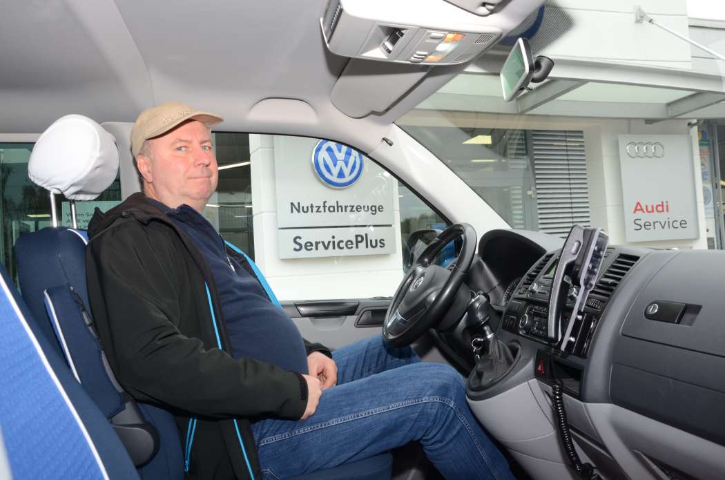Auch in Thüringen (hier Steffen Ehrhardt in Gotha) und Sachsen-Anhalt würden sich viele Taxi- und Mietwagenunternehmer über Fahrten zu Impfzentren freuen. (Foto: Dietmar Fund)
