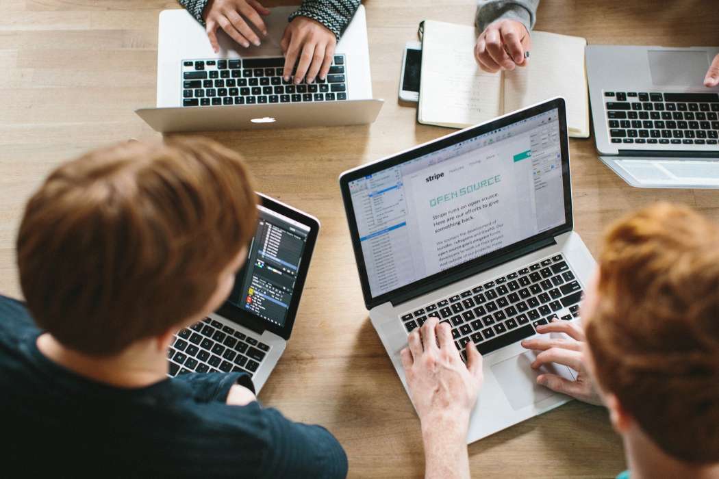 Der Software-Baustein Stripe Connect steht jetzt hinter bargeldlosen Zahlungen, die über taxi.de vermittelte Taxis anbieten können. (Foto: Stripe))