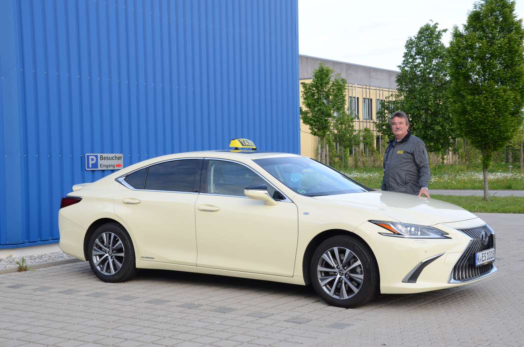 Taxi- und Mietwagenbetriebe können die Stundung ihrer Sozialversicherungsbeiträge bis zur Fälligkeit im Juni verlängern. (Symbolfoto: Dietmar Fund)