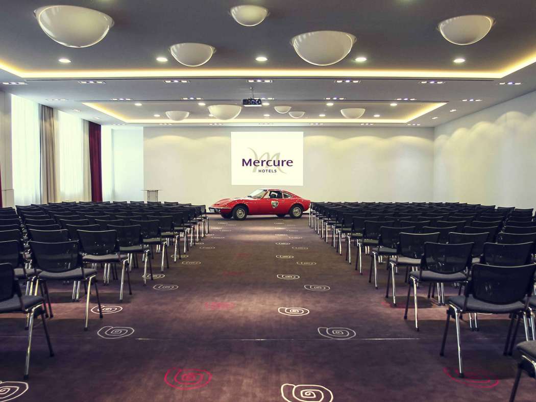 Das Berliner Hotel Mercure MOA bietet bestimmt einen angenehmen Rahmen auch für einen entspannten Abend unter Corona-Bedingungen, bei dem dann kein Opel im Raum stehen wird. (Foto: Accor)